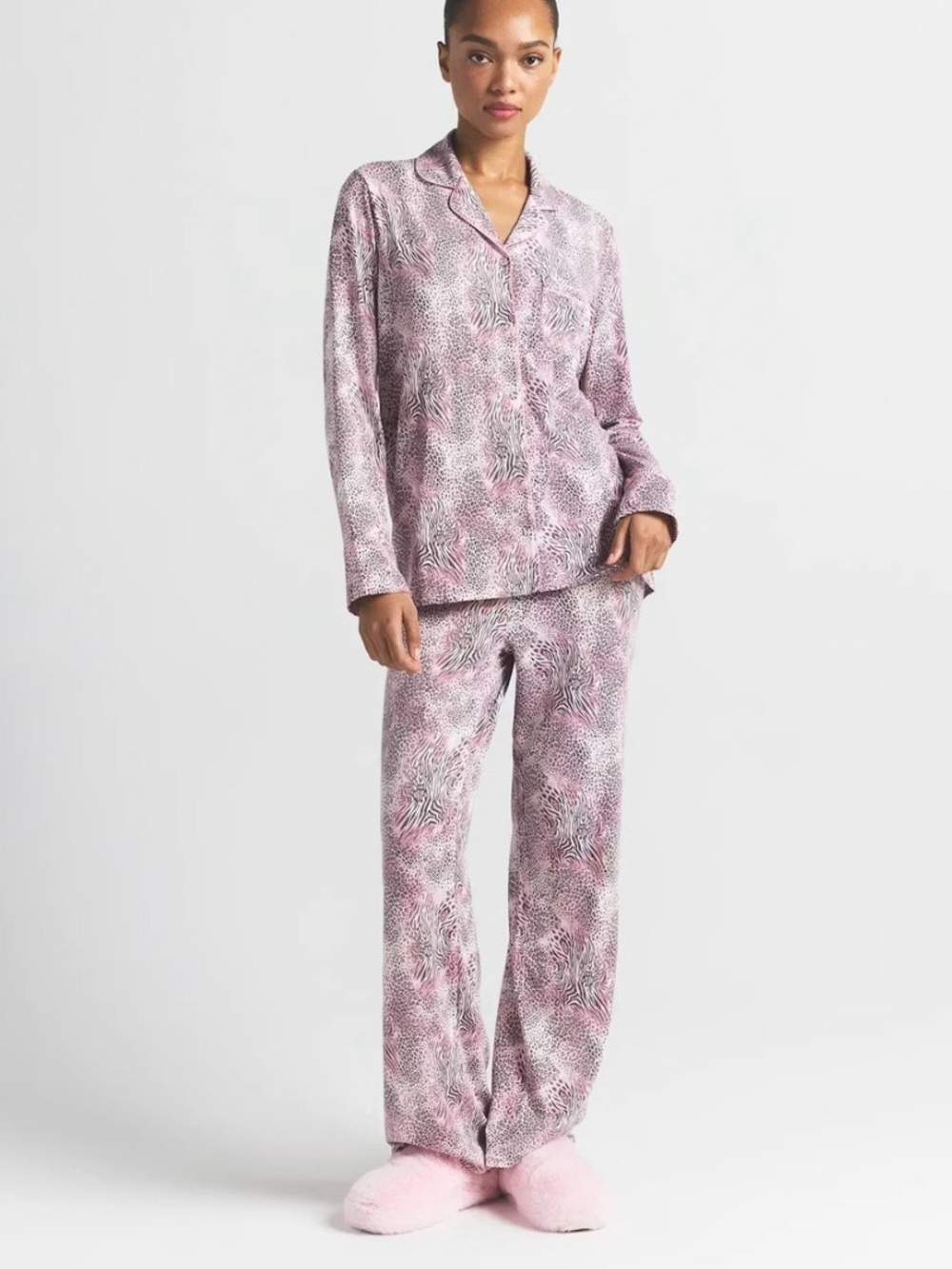 NWT Skims Long Sleeve Button Up Set